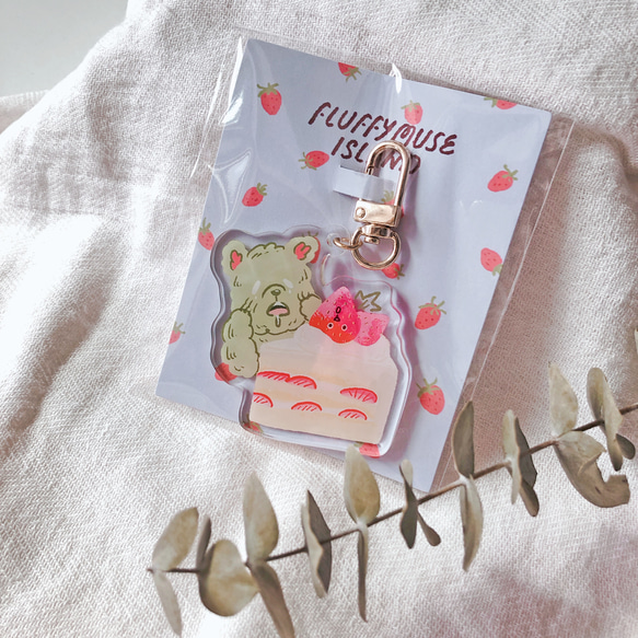 [OH! It’s a strawberry cake!] Fluffy bear keychain /charm 6枚目の画像