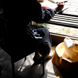 【桜の切り株　丸太】木の大きな器　ドイツ製蜜蝋コーティング　　　オブジェ　ウエディング　花台　店舗什器 8枚目の画像