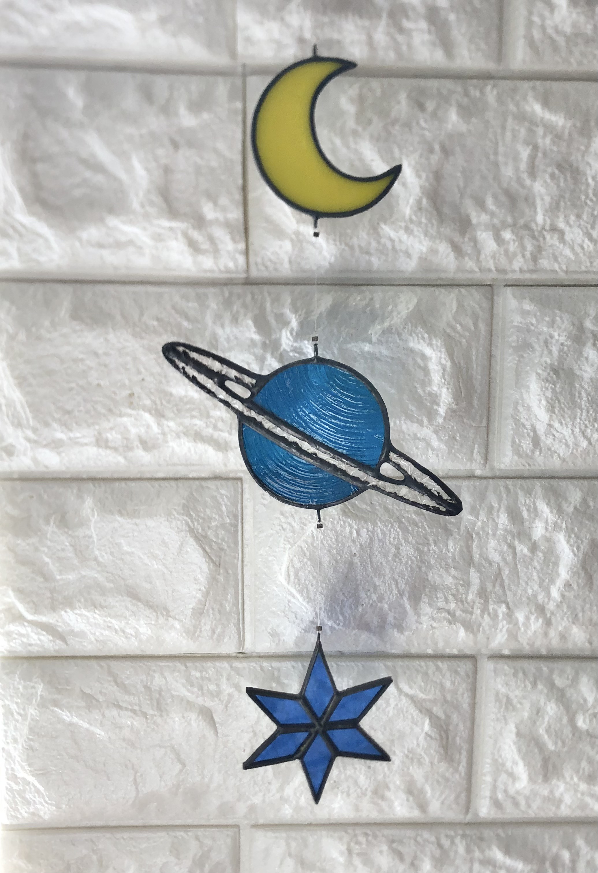 ステンドグラス】惑星のサンキャッチャーとオリーブのリース