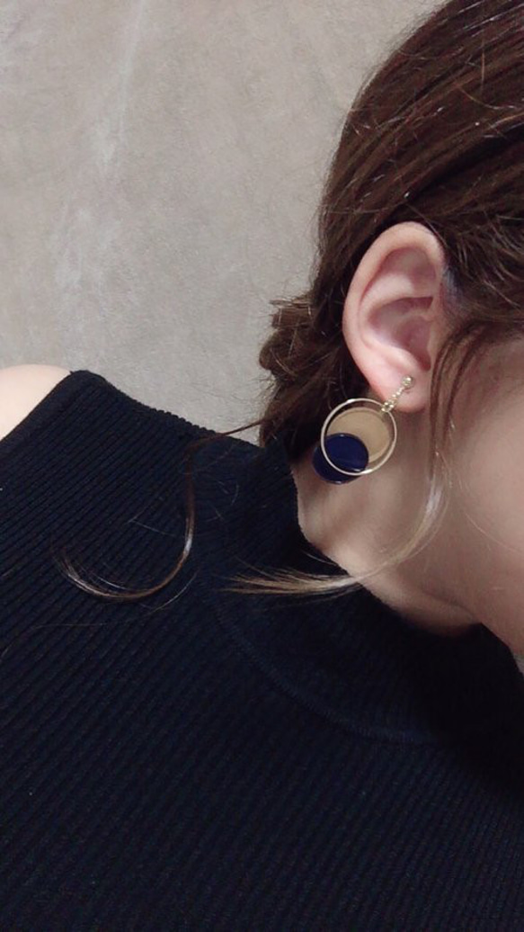 Asymmetry color pallet pierce/earring(Navy×Mustard) 3枚目の画像