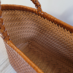 手工編織環保再生皮革♪ 帶抽繩袋的手提包, 棕色 第5張的照片