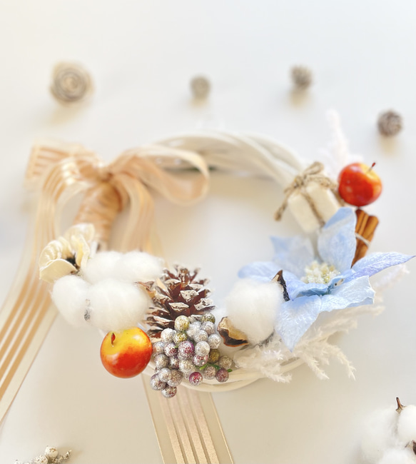 【お値下げ】リース　おしゃれ　可愛い　人気　自然素材　花　造花　ポインセチア　木の実　ブルー　クリスマス 4枚目の画像