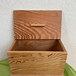 蓋付き小物入れ　杉の木　木箱　　　　　　　　　　　　〜杉の浮造り表面仕上げ〜 3枚目の画像