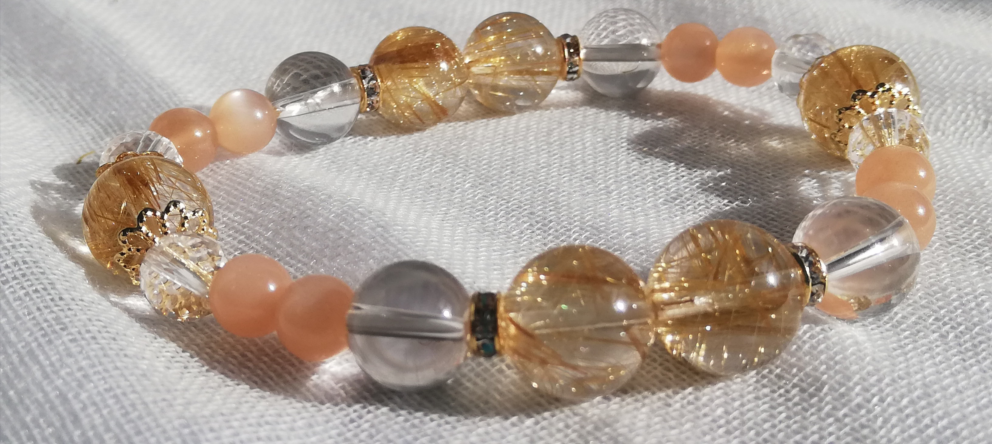 【2025年新年セールスキャンペ】ゴールドルチルクォーツ　ローズクォーツ　ブレスレット