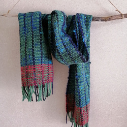 手織りマフラー　ざっくり織りの緑系　柔らかめストライプ　１点もの 2枚目の画像