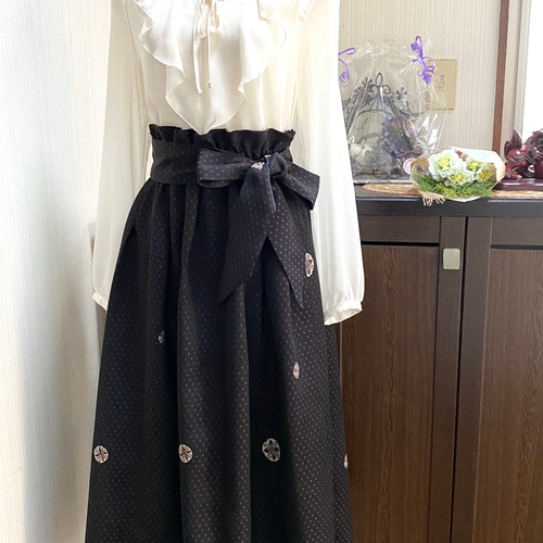 Pさまご予約品 丈変更 お召し絹黒に水玉模様フレアスカート