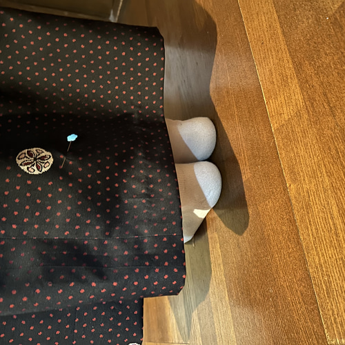 Pさまご予約品 丈変更 お召し絹黒に水玉模様フレアスカート