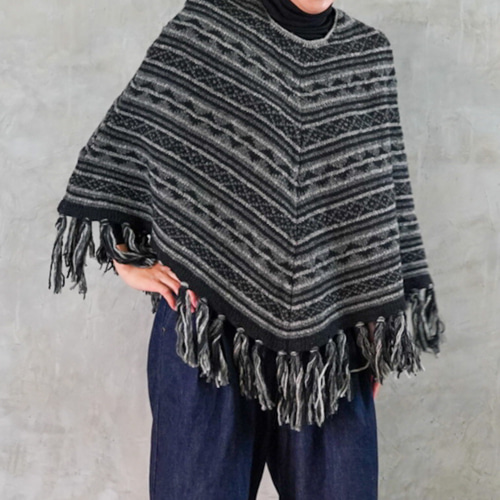 冬に大人可愛い‼️【手編みニット】 ポンチョ マスター グリーン