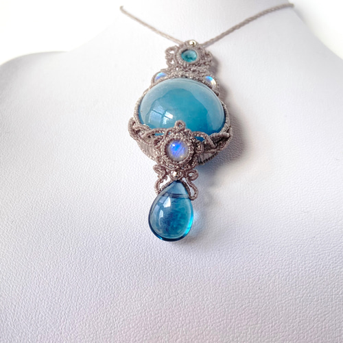 アクアマリン(ソフィア)×アパタイト×3種類のムーンストーン×ブルー