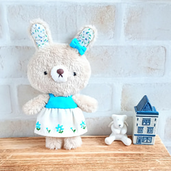 13cmくまのぬいぐるみ(ベージュ・青小花柄) ぬいぐるみ Ricot