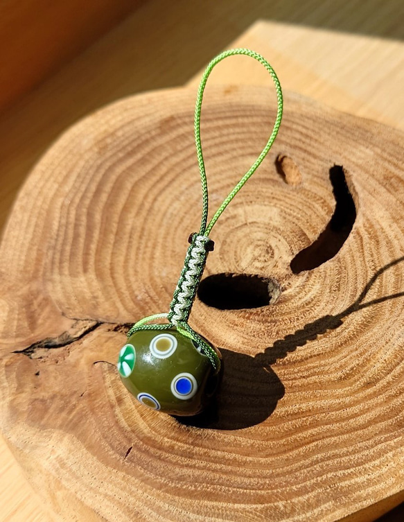 行雲流水 とんぼ玉 根付 ガラス 星紋 鶯茶 和装小物（帯・半襟