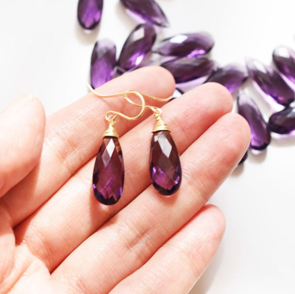 【數量有限】紫色石英拉長大梨形繞絲14KGF鉤形耳環 第8張的照片