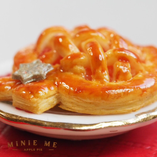 幸せ色のミニチュアアップルパイ その他アート Minie Me