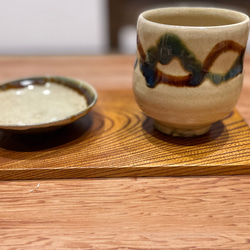 ケヤキのお盆　漆を知り尽くした職人が作ったお盆　　お家でのお茶、コーヒータイムがお洒落なカフェタイムに変わります。 1枚目の画像