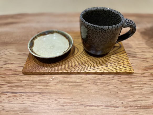 ケヤキのお盆　漆を知り尽くした職人が作ったお盆　　お家でのお茶、コーヒータイムがお洒落なカフェタイムに変わります。 4枚目の画像