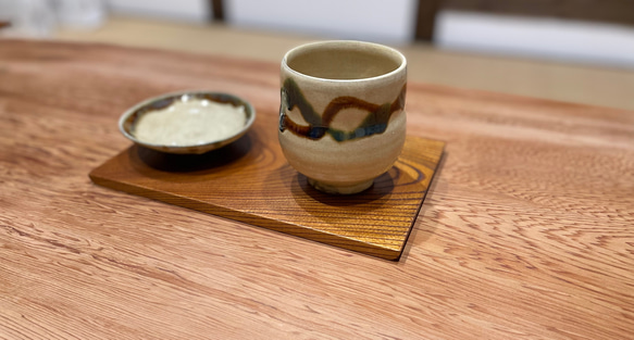 ケヤキのお盆　漆を知り尽くした職人が作ったお盆　　お家でのお茶、コーヒータイムがお洒落なカフェタイムに変わります。 7枚目の画像
