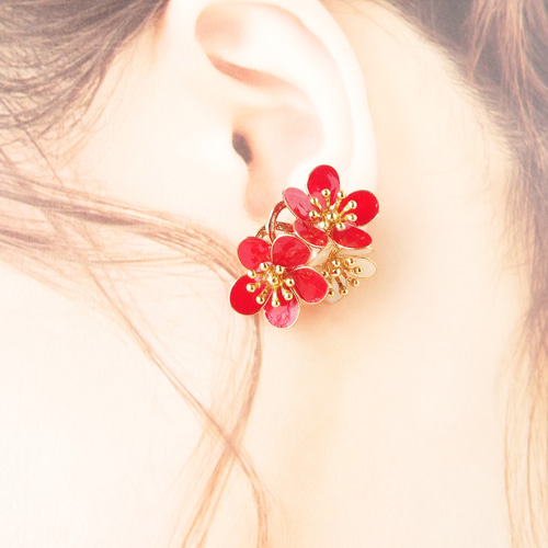 nobility】紅白梅のマニキュアフラワーイヤーアクセサリー イヤリング