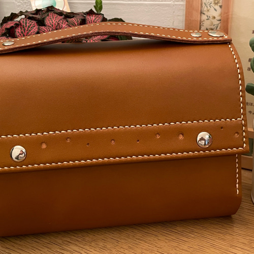 受注見本【手縫】ハンドメイド本革新改訳中型版聖書カバー／ブックカバー