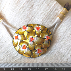 花 335 七宝焼 －チョーカー型ペンダント　純金銀箔金茶花 ・赤玉 3枚目の画像