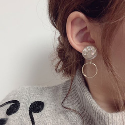 Mini circle shell triple hoop pierce/earring(Smoky Pink) 2枚目の画像