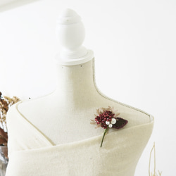 Corsage. コサージュ " Mini bouquet. 布花と刺繡のブローチ " | ブラウン×レッド | 8枚目の画像