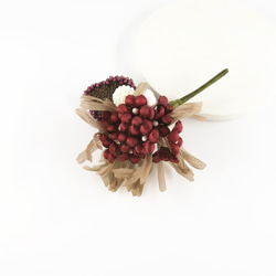 Corsage. コサージュ " Mini bouquet. 布花と刺繡のブローチ " | ブラウン×レッド | 4枚目の画像