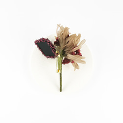Corsage. コサージュ " Mini bouquet. 布花と刺繡のブローチ " | ブラウン×レッド | 7枚目の画像