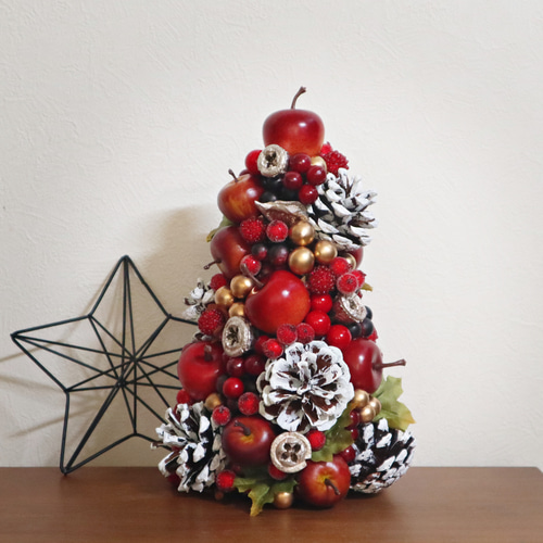 B1 りんごとベリーと白い松ぼっくりのクリスマスツリー（ミニ） アート