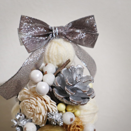 B4 ソラフラワーと松ぼっくりの クリスマスツリー（ミニ） アート