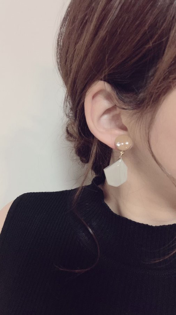 Color Asymmetry KAKERA pierce/earring(Beige × Mustard) 3枚目の画像