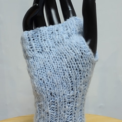 ハンドメイド　手編み　アームウｫーマ　指無し手袋　ベビーブルー　フリーサイズ 3枚目の画像