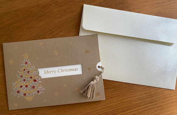 再入荷！イタリア製　品のある、大人のクリスマスカード！『エンボス加工　きらきら箔押し　ツリー柄』～タッセル付き～ 4枚目の画像