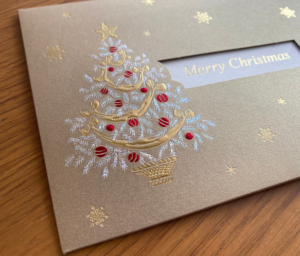 再入荷！イタリア製　品のある、大人のクリスマスカード！『エンボス加工　きらきら箔押し　ツリー柄』～タッセル付き～ 3枚目の画像