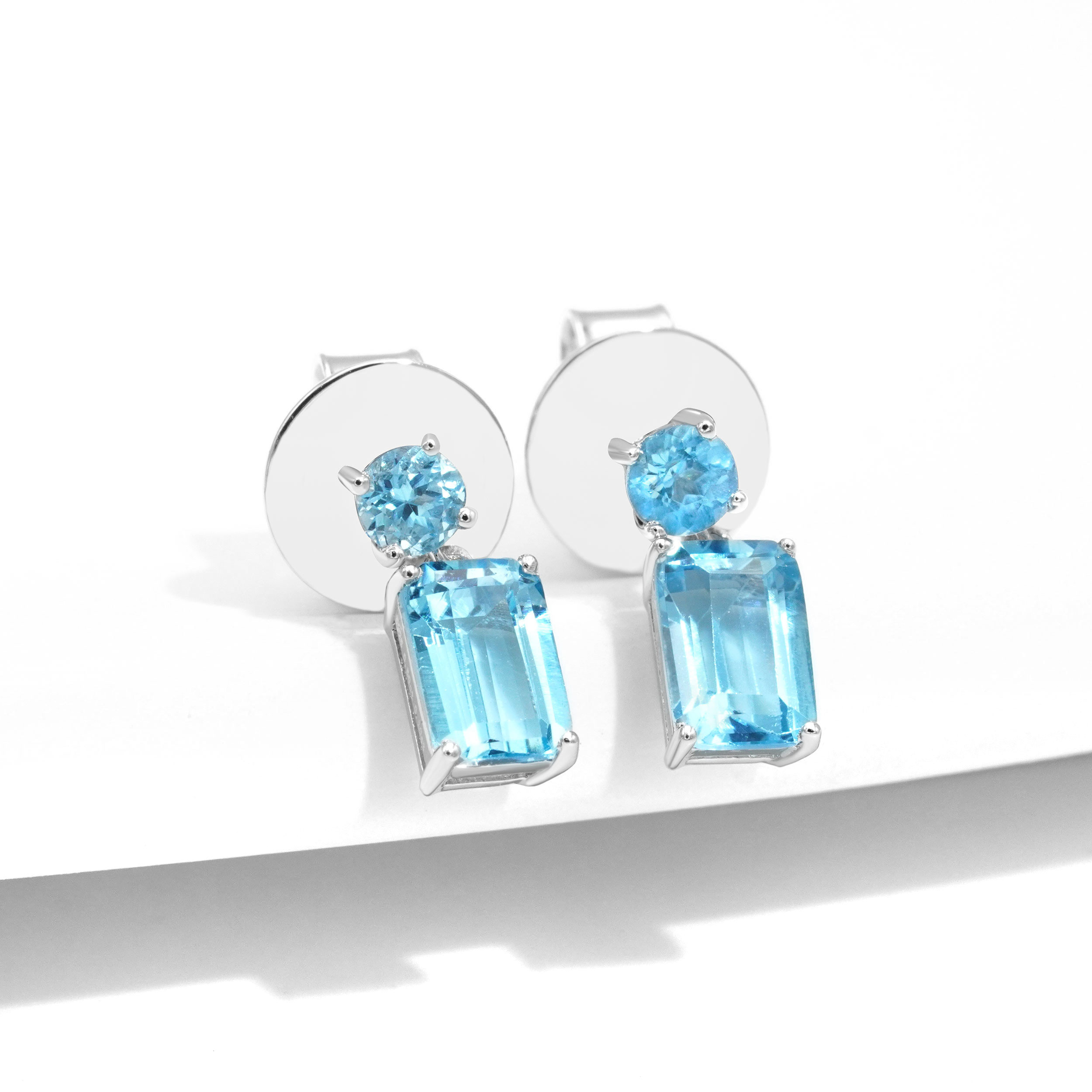 揺れるトパーズピアス 即発送可 1111-01