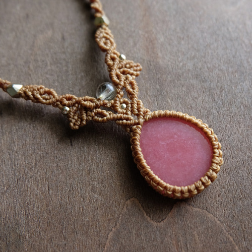 インカローズ（アルゼンチン産）ロードクロサイト マクラメ編み