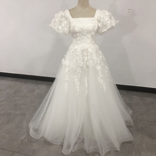 高品質！ ウエディングドレススクエアネック 美しい花レース 姫袖  