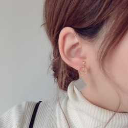 Color square hoop pierce/earring(Beige) 2枚目の画像