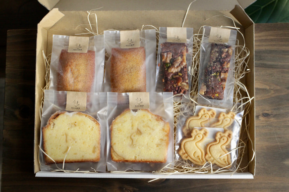 【送料込】あひる珈琲のおやつお楽しみBOX（焼菓子４種計８点） 2枚目の画像