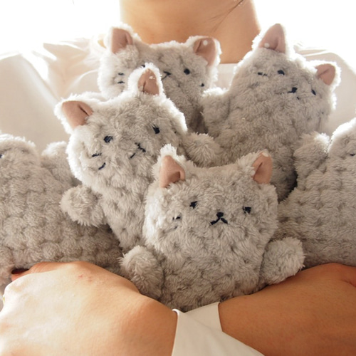 ぬいぐるみ 灰色猫ちゃん（パイナップルボア生地） ぬいぐるみ