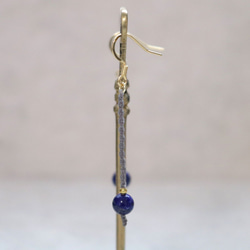 天然石一粒ーシンプルマクラメピアス【ラピスラズリ】macp076軽やかに揺れるアレルギーフリーのアクセサリー 3枚目の画像