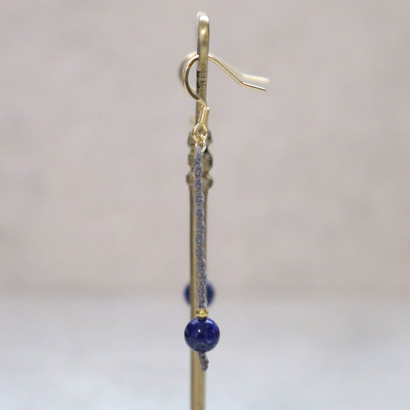 天然石一粒ーシンプルマクラメピアス【ラピスラズリ】macp076軽やかに揺れるアレルギーフリーのアクセサリー 3枚目の画像