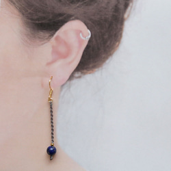 天然石一粒ーシンプルマクラメピアス【ラピスラズリ】macp076軽やかに揺れるアレルギーフリーのアクセサリー 6枚目の画像