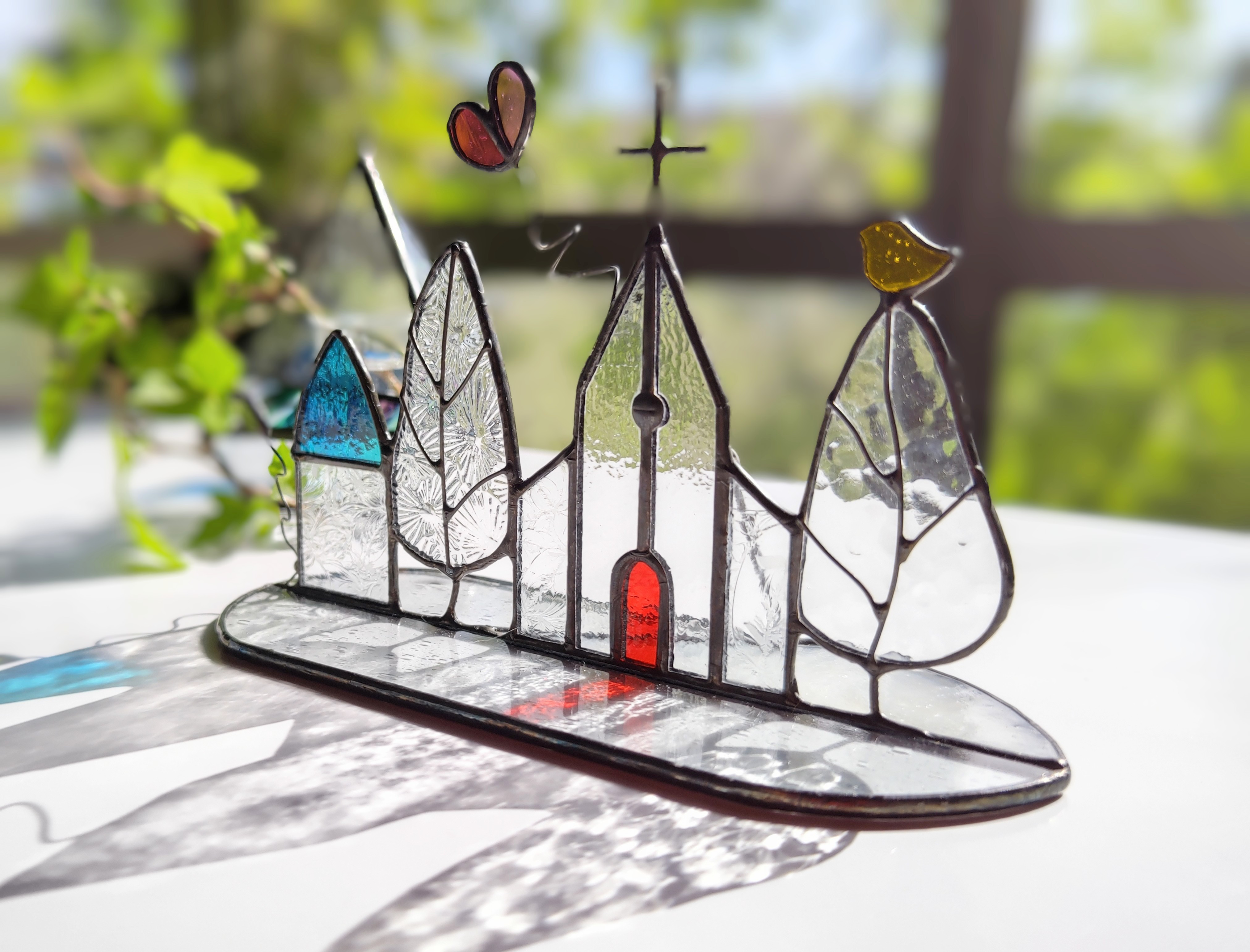 透き通った教会