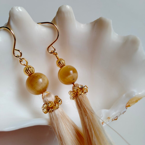 ゴールデンタイガーアイ◇精麻タッセルピアスミニビーズ刺繍ゴールド