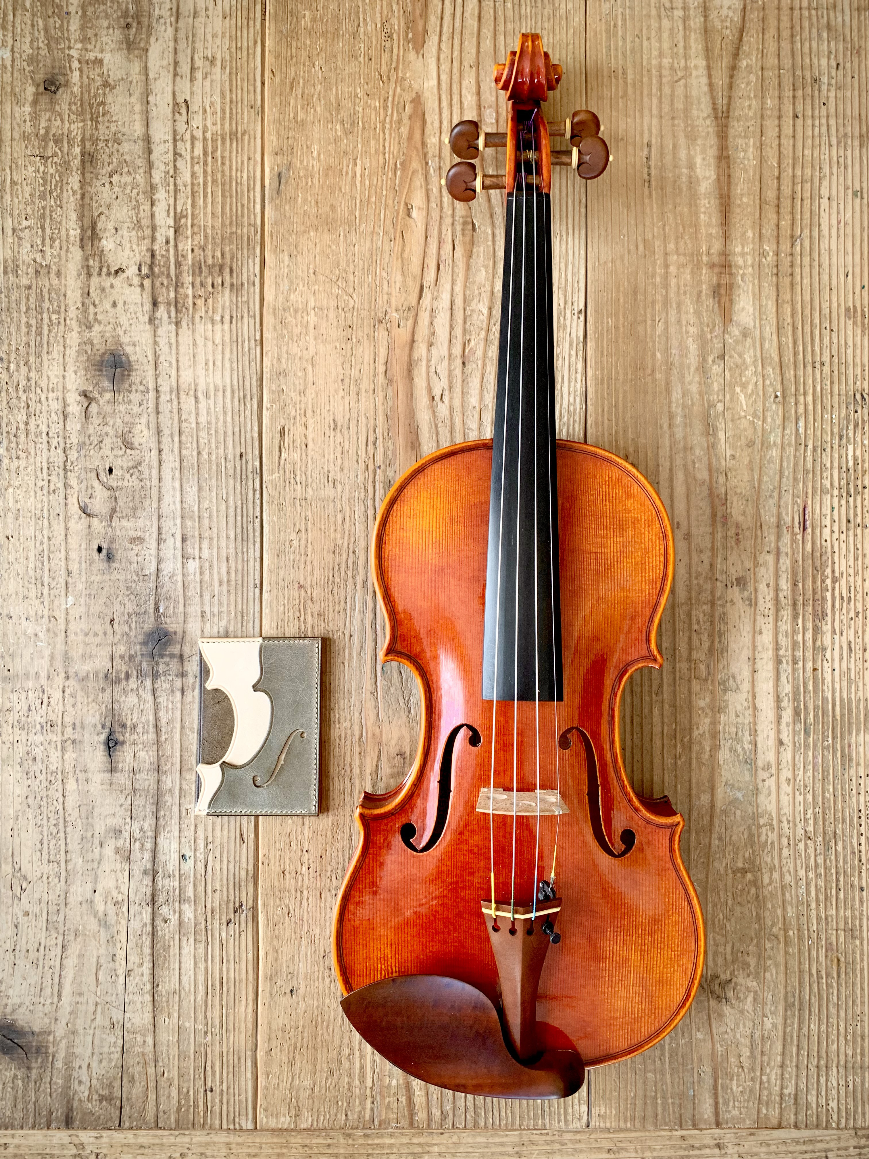 手縫いで創った革のパスケース『Topolino 59』