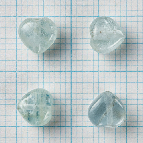 4粒売り アクアマリンAA+ 縦穴ハート6×6mm 天然石 ベリーズファーム