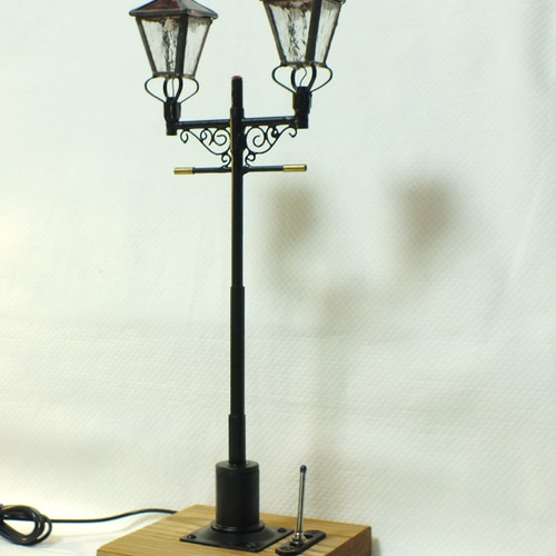 セピア色したガス燈（銀朱）ver.8 ステンドグラスとLEDの手作り 1115