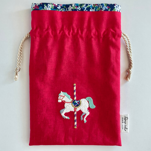 メリーゴーランド木馬と小花柄の手刺繍巾着【ベリー】 巾着袋 Syrup
