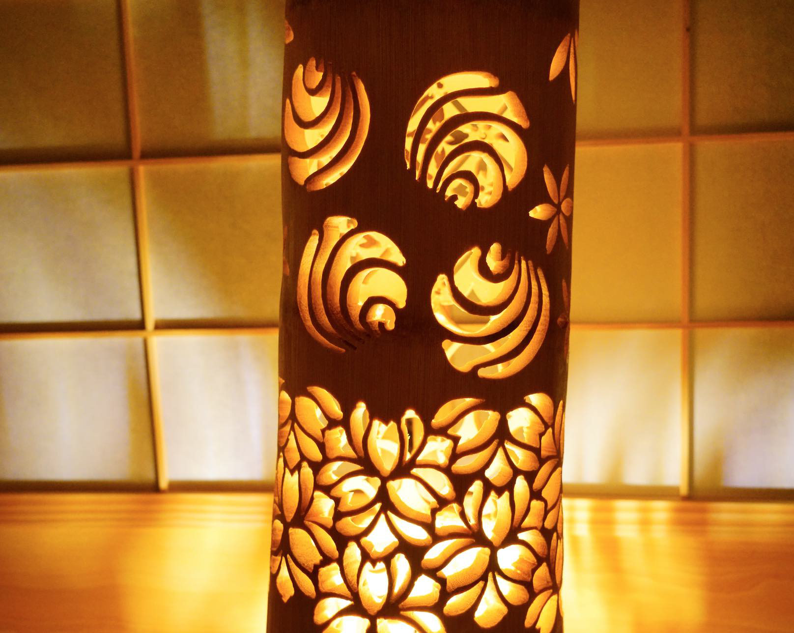 竹灯り・竹あかり・竹灯籠・竹灯篭・竹ランプ   繊細・両面彫り～～ 癒しの灯り★太陽の印★～～