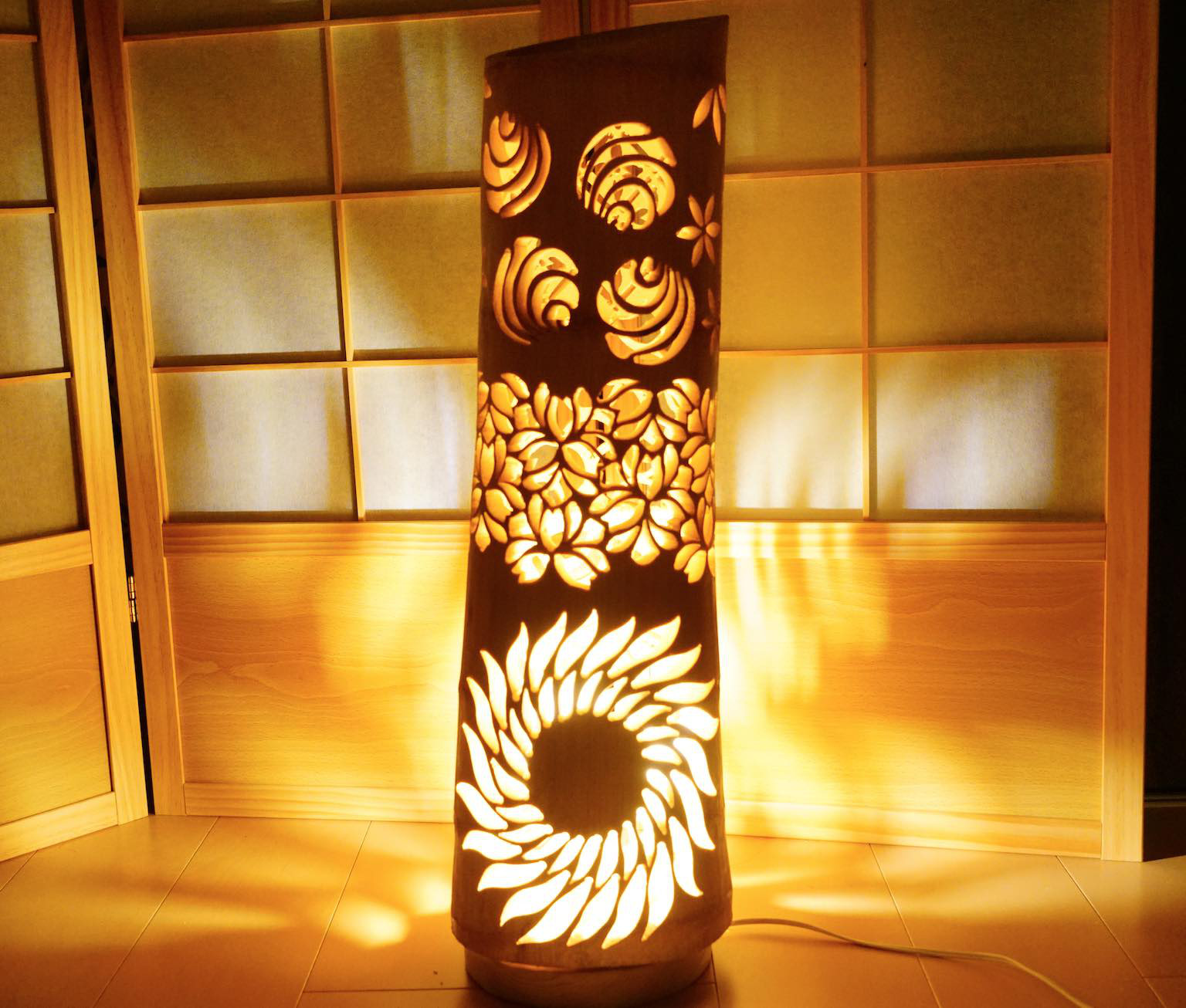 竹灯り・竹あかり・竹灯籠・竹灯篭・竹ランプ   繊細・両面彫り～～ 癒しの灯り★太陽の印★～～